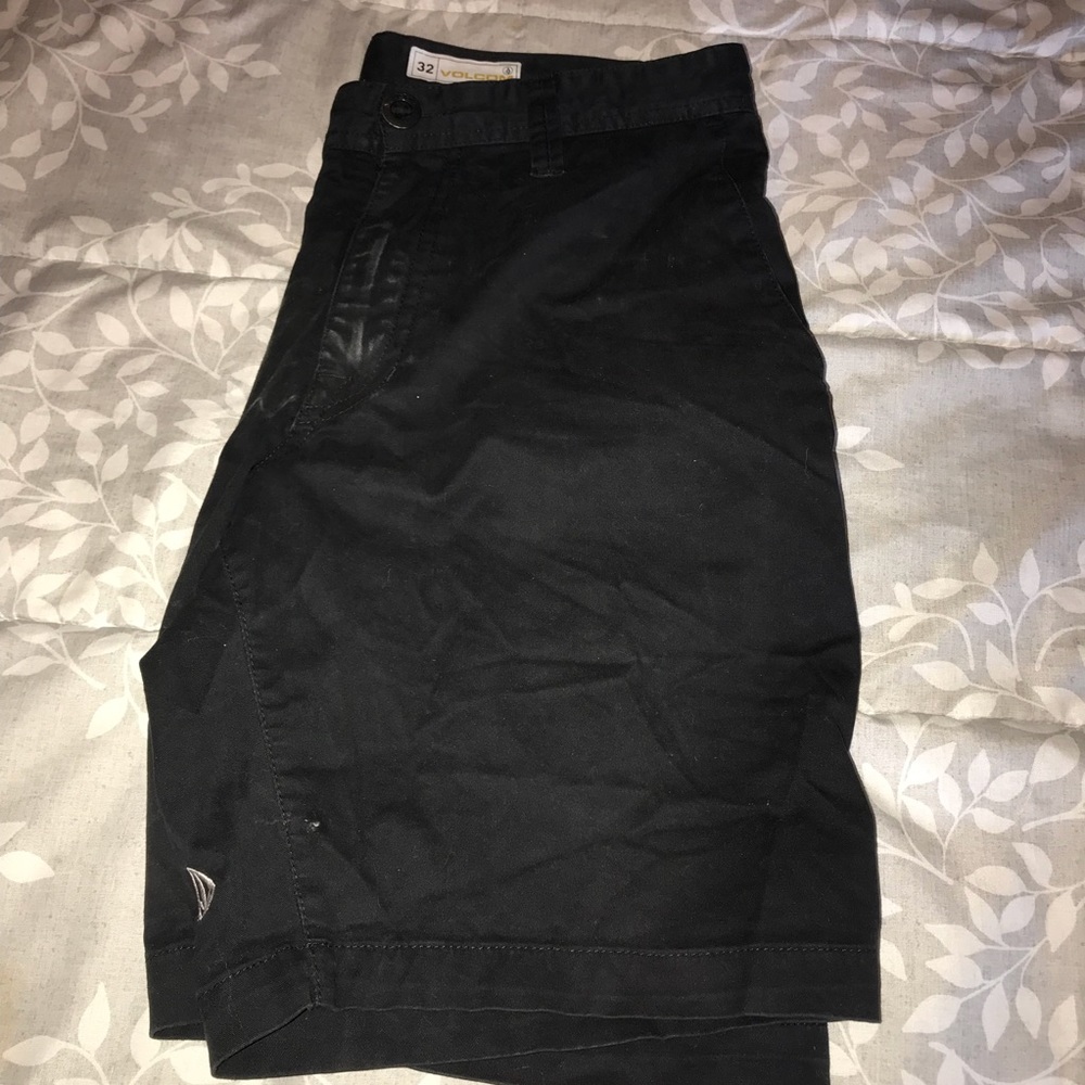 Men’s volcom shorts